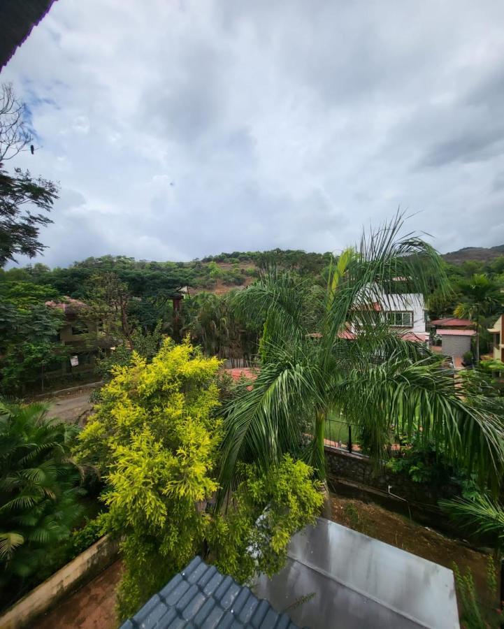 The Perfect Stays- Lal Mahal Villa With Disco Pool Лонавла Екстер'єр фото
